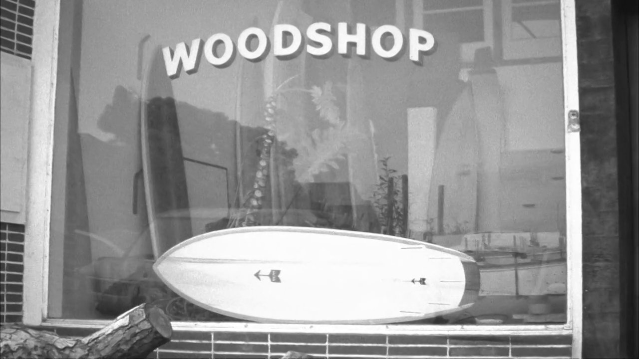 木製サーフボード作りに没頭するサーファー/シェイパー：ダニー・ヘス