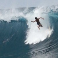 タヒチのチョープーで発生した昨年のワイプアウト特集