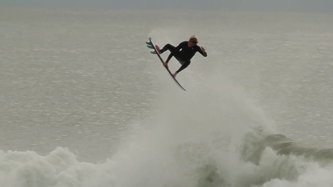 クリード・マクタガートが南カリフォルニアのニューポートビーチへ