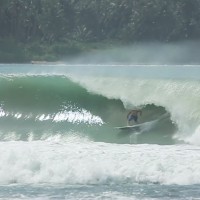 北スマトラに浮かぶサーファーの秘境:ニアス