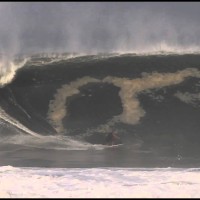 世界的女性ビッグウェイブサーファーであるマヤ・ガベイラの真の顔とは？