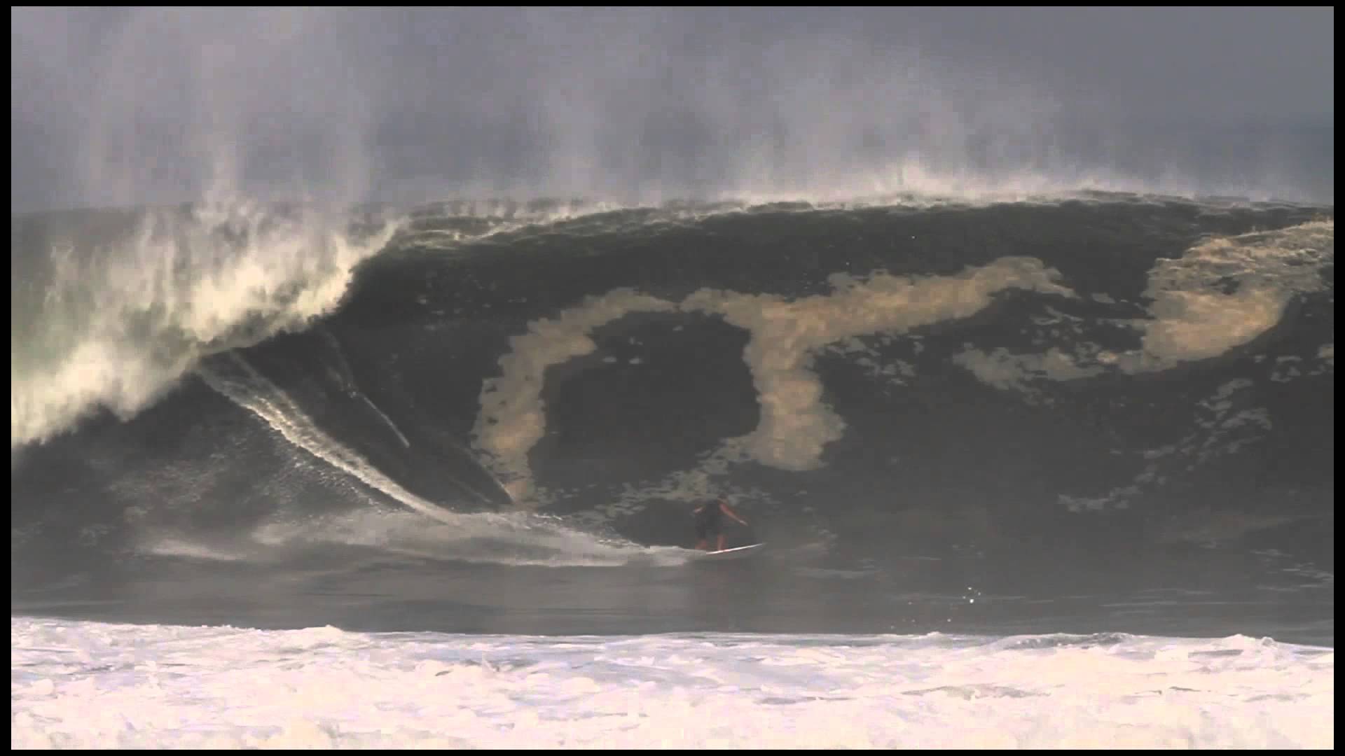 世界的女性ビッグウェイブサーファーであるマヤ・ガベイラの真の顔とは?