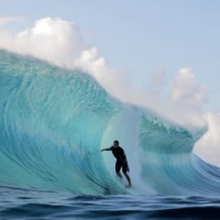 ゴールドコーストのドカっ掘れウェイブでのローカルスターセッション