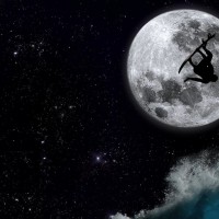 現実と非現実が融合したナイトサーフィン