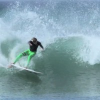 若くしてパワーサーファーとして成長するジェイク・マーシャル