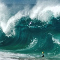 ショアブレイク好きが昂じてショアブレイク撮影で名を馳せたクラーク・リトル