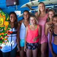 バリ島ウルワツ&スンバワ島でフリーサーフするベサニー・ハミルトン