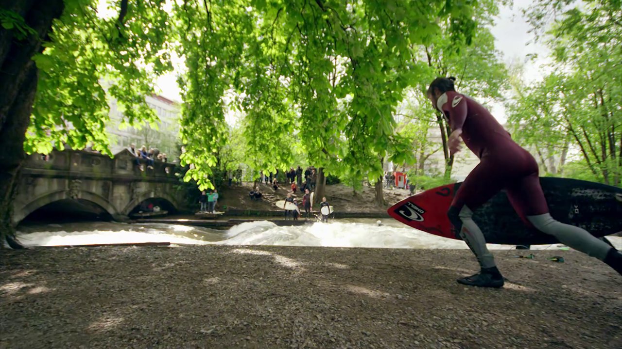 ドイツのリバーサーフィンをアピールするCM！？