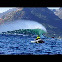 今シーズン最大級スウェルが到来した南アフリカのケープタウン