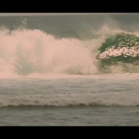 バリ島でフリーサーフ：ミッチ・レイモンド