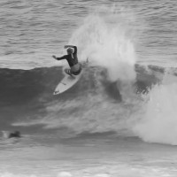 オーストラリアの州タイトルを獲得したジュニアサーファー:モンティ・タイト