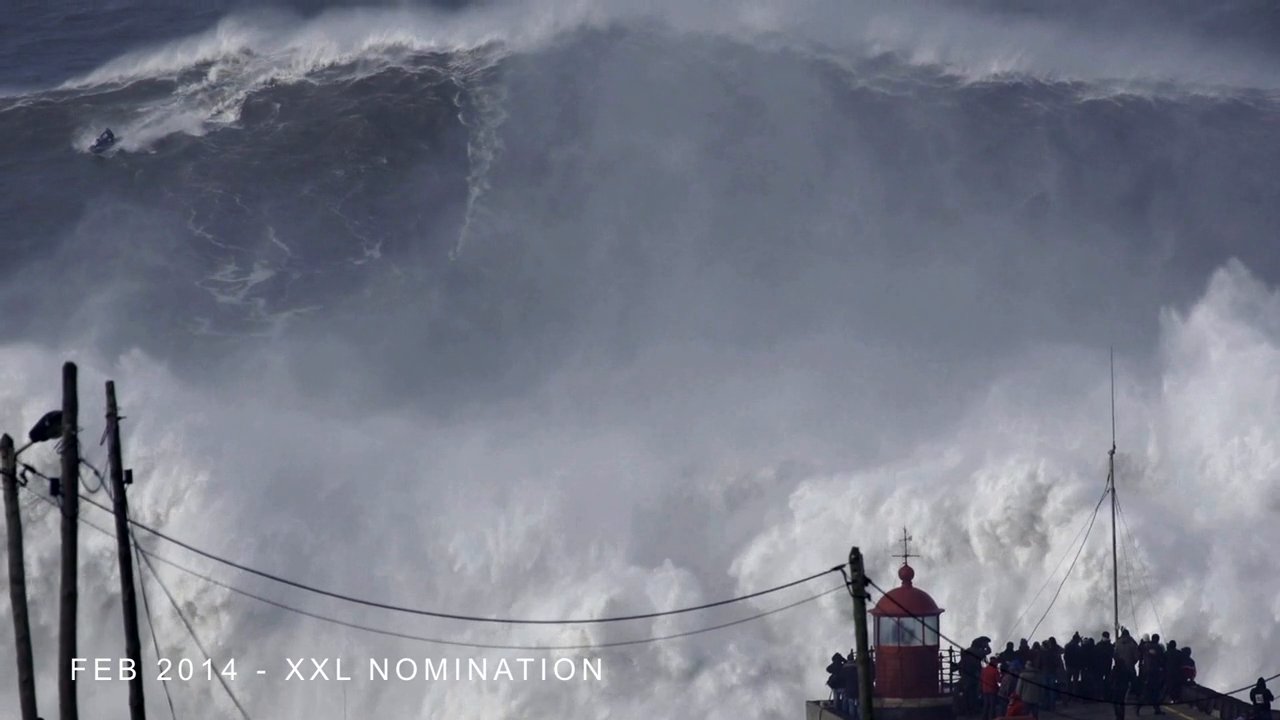 ヨーロッパのビッグウェイブサーフシーンを取り上げたサーフムービ製作中のアンドリュー・コットン