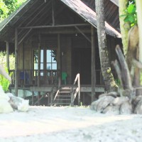 メンタワイ諸島のアウェラ・アイランドでのサーフキャンプ