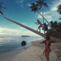 雑誌「プレイボーイ」のプレイメイトが行くメンタワイトリップ