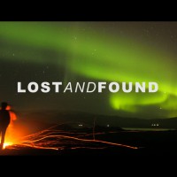 北極圏近くのアイスランドへとサーフトリップ