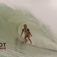 夢のコンディションとなったニアスで人生最高のバレルをゲット：エリオット・パエラタ・リード