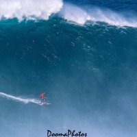 ビッグサイズのマウイ島ジョーズでジェットサーフ:カイ・レニー