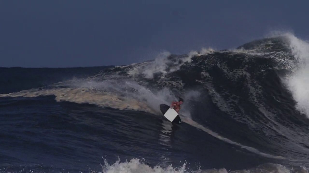 スキムボードの天才児ブラッド&パイプラインの申し子ジェイミーによるスーパーセッションinメキシコ