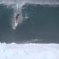 サーファーポールのワーストワイプアウト部門にノミネートされたパイプラインでの日本人サーファーの映像
