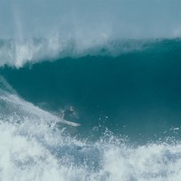 NEFFチームライダーのサーフ映像シリーズ1:コロヘ・アンディーノ