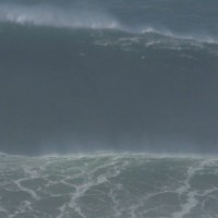50~60ftスウェルで覚醒したナザレでのビッグウェイブセッション