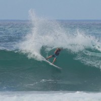 リーフ・ハワイアン・プロ出場のコナー・コフィンを密着映像