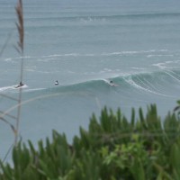 トウインサーフィンが主流のナザレでパドルサーフィン