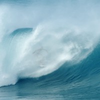 世界を飛び回るサーフ&パーティー好きフリーサーファー:オリバー・カーツ