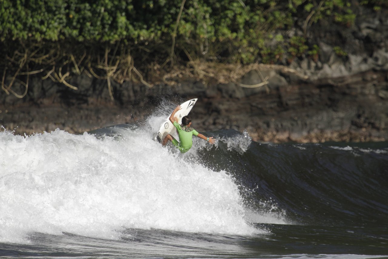 マウイ島から世界を目指す11歳の若手サーファー：ジャクソン・バンチ