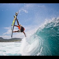 インドネシアで見せるエアーゲーム：ルービン・アッシュ