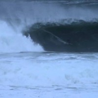 人間の究極が試されるようなマラモアのビッグウェイブ：トム&セバスチャン