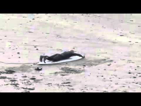 入念なイメージトレーニングを重ねるビギナーサーファー