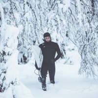 スウェーデン人初のプロサーファーを使ったH&Mのプロモ映像:フレディ・メドウズ