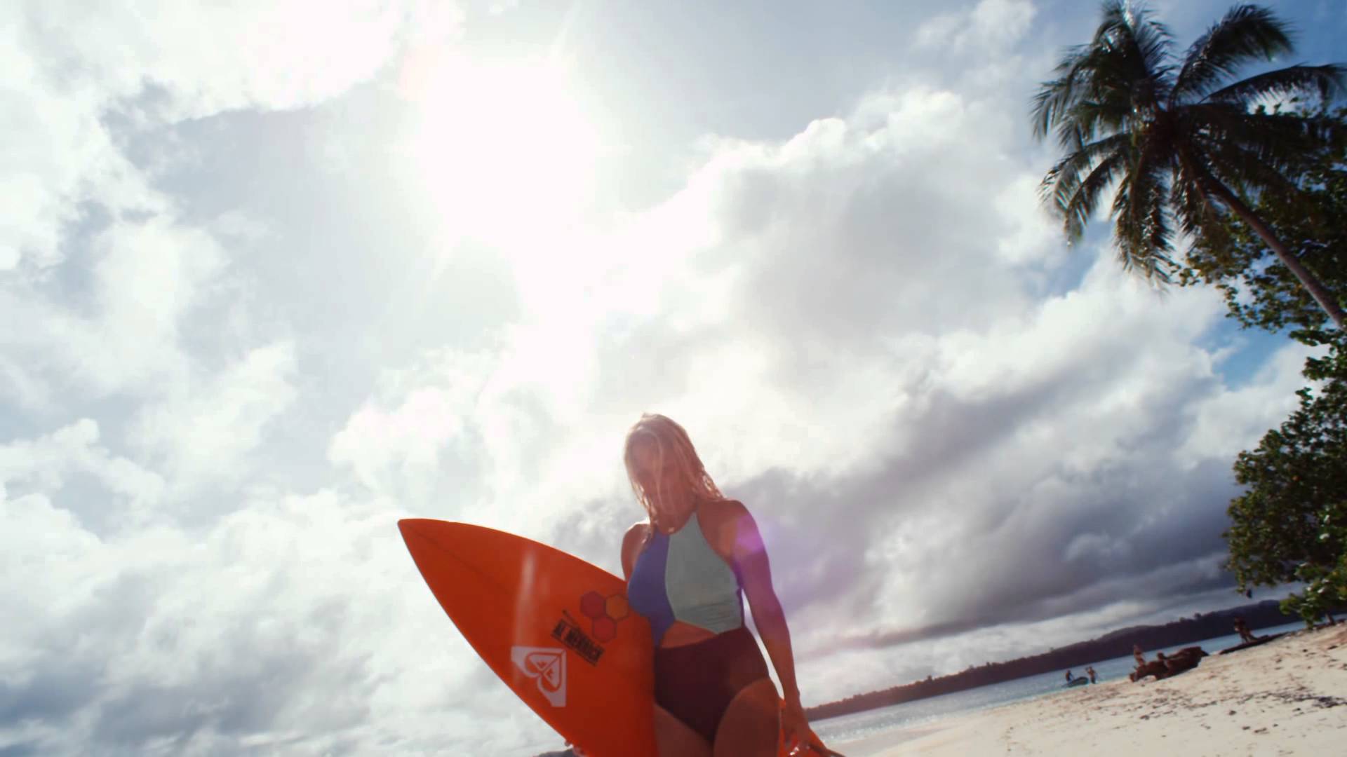 サーフィンってこんなスポーツだったっけ リサ アンダーソンのプロモ動画 サーフィン動画ニュース World Surf Movies