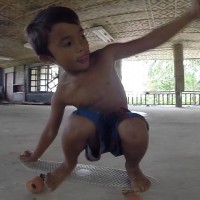5歳にしてサーファー/スケーターのフィリピン出身カイカイ・アルカラ