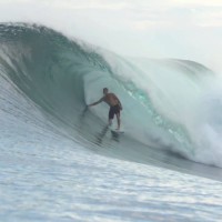 無人のパーフェクトサーフを求めてソロモン諸島へ:マッド・ヒューイズ