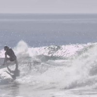 丁寧なフォームが映えるブレット・シンプソンのフリーサーフ