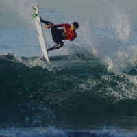 4K映像によるハンティントンビーチでのフリーサーフ:ブレット・シンプソン