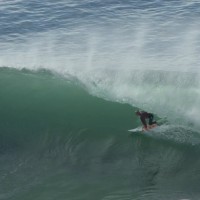 地元サンタクルズ近辺でフリーサーフ:ナット・ヤング