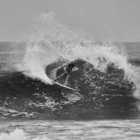 ウイメンズ世界トップクラスのモダンサーフィン:レイキー・ピーターソン