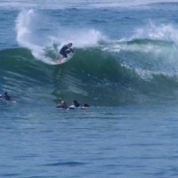 驚異的なアライアでのサーフ映像:ブライス・ヤング