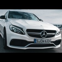 ドイツ出身サーファーを起用したメルセデス・ベンツのCM