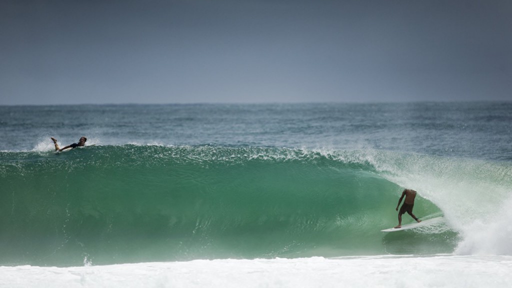 ルーカライダーによるバイロンベイでのフリーサーフ映像