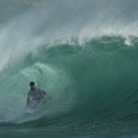 ジャワ島パチタンのヘビーブレイク：ジェイ・デイヴィス