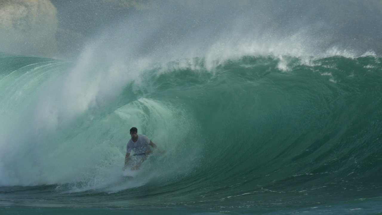 ジャワ島パチタンのヘビーブレイク：ジェイ・デイヴィス