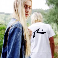 ノア・ディーンがフロントパッドを貼る理由&フリーサーフ映像