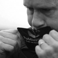 腰痛サーファーのパドル時の負担を軽減するパドルピロー