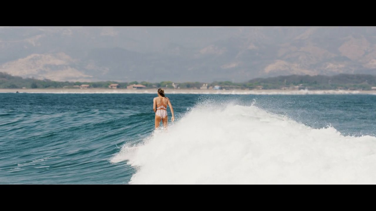 サリナ・クルス(メキシコ)へとファンウェイブトリップ:レイラ・ハースト