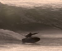 現代版アライア「ラビッツ・フット」を乗りこなすライアン・バーチ