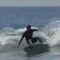 絶対に水を吸わないボード!LIB×Lostのコラボボード「パドル・ジャンパー」